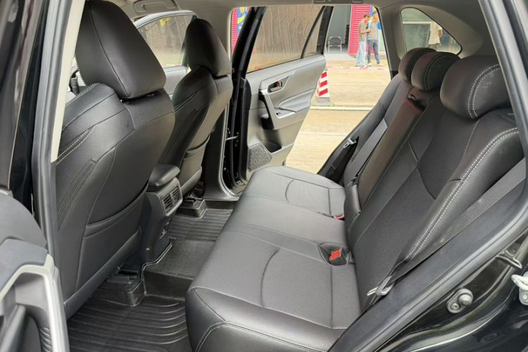 Used Toyota Wildlander 2022 2.0L CVT Two-Wheel Drive Leading Edition Interior 2