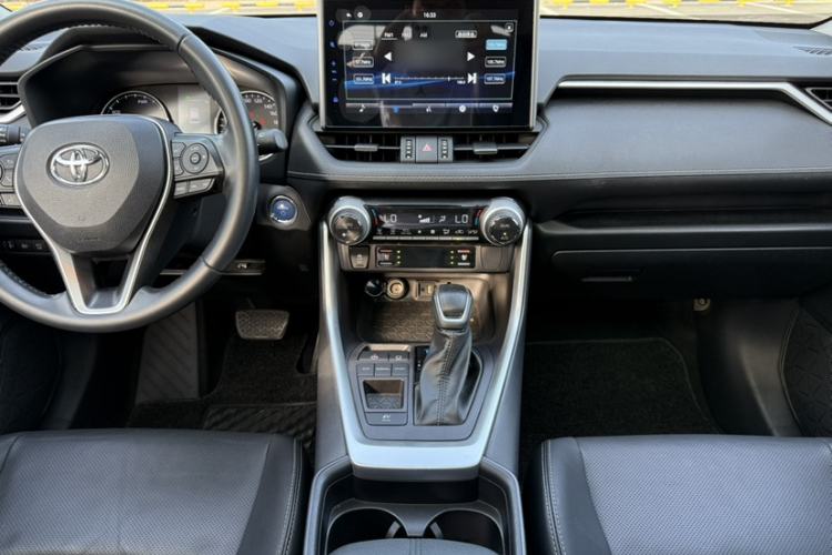 Used Toyota Wildlander 2022 Dual-Engine 2.5L E-CVT Two-Wheel Drive Prestige Edition Interior 3