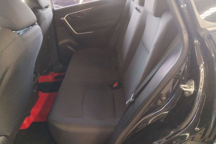 Used Toyota Wildlander 2022 Updated Version 2.0L CVT Two-Wheel Drive Leading Edition Interior 4