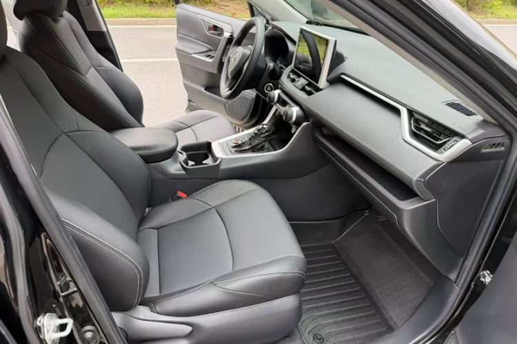 Used Toyota Wildlander 2022 2.0L CVT Two-Wheel Drive Leading Edition Interior 4