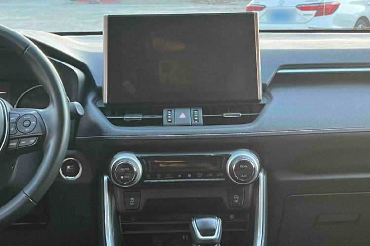 Used Toyota Wildlander 2022 2.0L CVT Two-Wheel Drive Luxury Edition Interior 6