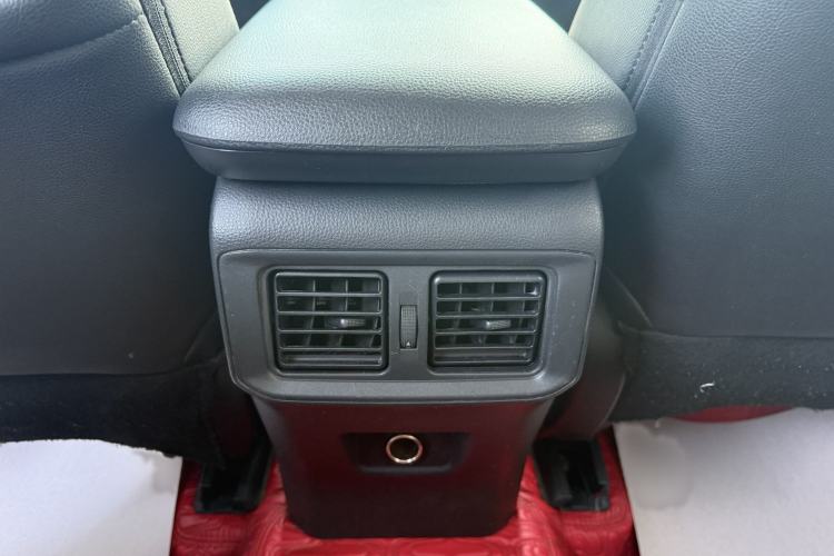 Used Toyota Wildlander 2022 2.0L CVT Two-Wheel Drive Leading Edition Interior 7