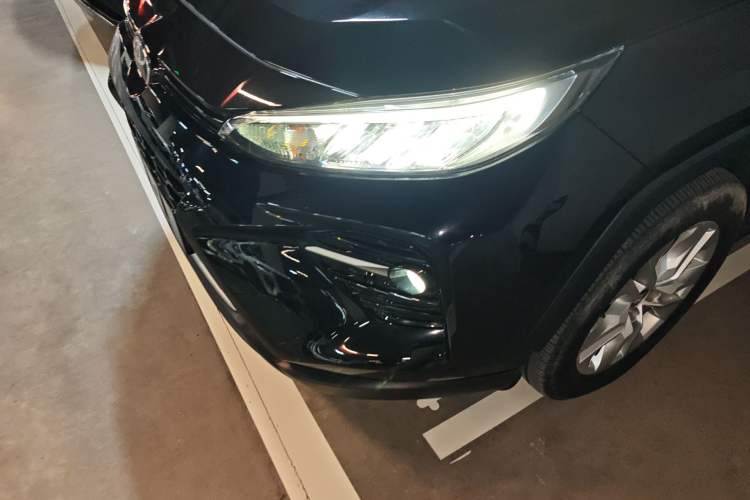 Used Toyota Wildlander 2022 2.0L CVT Two-Wheel Drive Urban Edition Left Front Headlight
