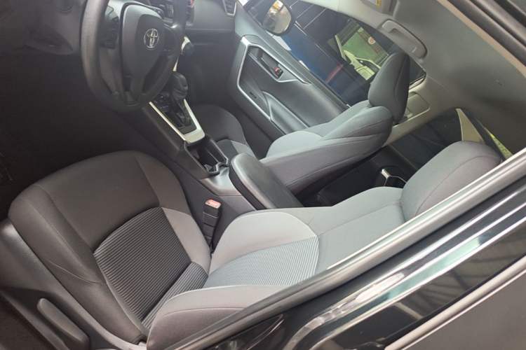 Used Toyota Wildlander 2022 Updated Version 2.0L CVT Two-Wheel Drive Leading Edition Left Front Seat