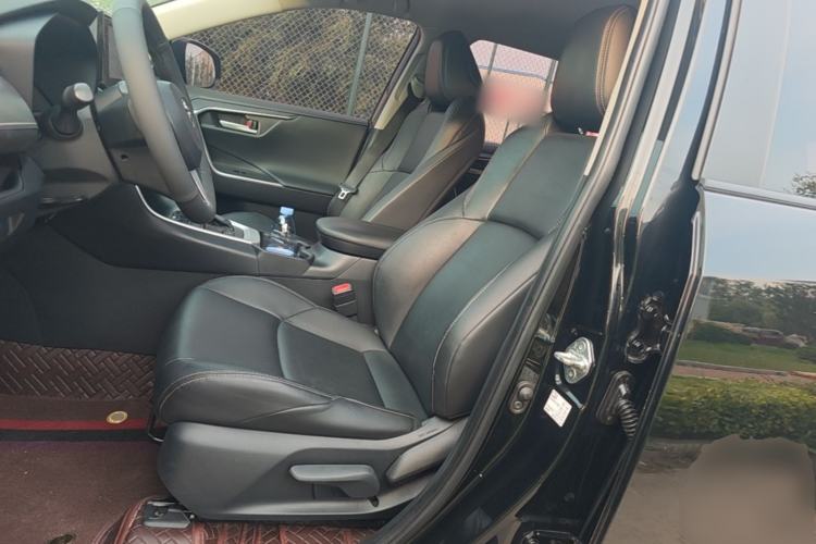 Used Toyota Wildlander 2022 Dual-Engine 2.5L E-CVT Two-Wheel Drive Urban Edition Left Front Seat