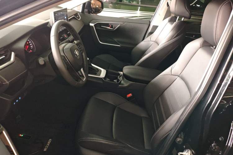 Used Toyota Wildlander 2022 2.0L CVT Two-Wheel Drive Luxury PLUS Edition Left Front Seat