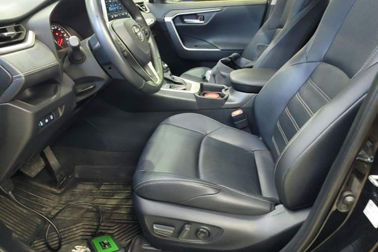 Used Toyota Wildlander 2022 2.0L CVT Two-Wheel Drive Luxury PLUS Edition Left Front Seat