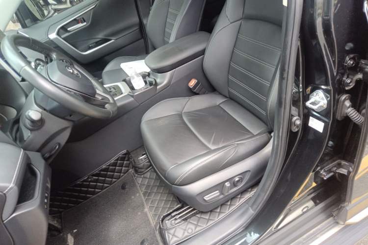 Used Toyota Wildlander 2022 2.0L CVT Two-Wheel Drive Luxury PLUS Edition Left Front Seat