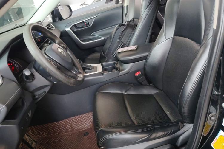 Used Toyota Wildlander 2022 Updated Version 2.0L CVT Two-Wheel Drive Leading Edition Left Front Seat