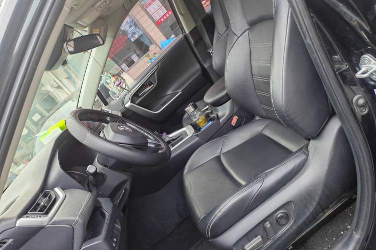 Used Toyota Wildlander 2022 2.0L CVT Two-Wheel Drive Luxury Edition Left Front Seat