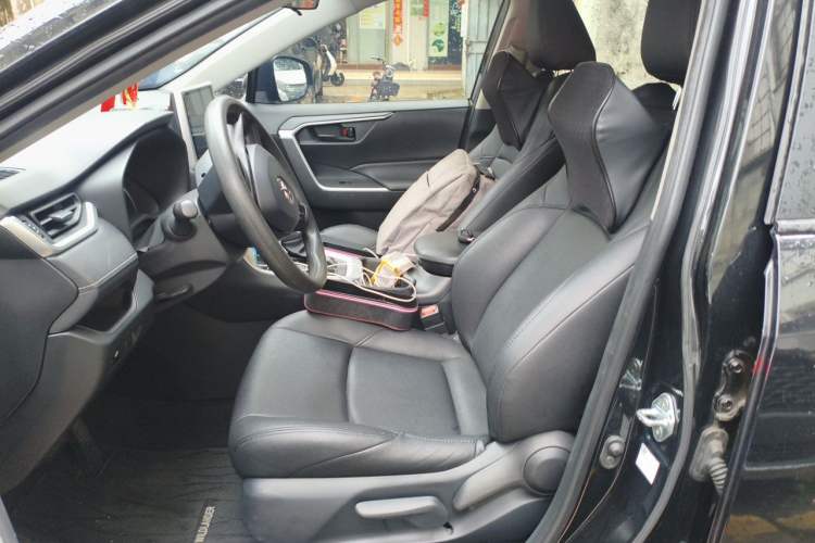 Used Toyota Wildlander 2022 Updated Version 2.0L CVT Two-Wheel Drive Leading Edition Left Front Seat