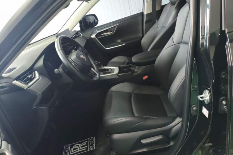 Used Toyota Wildlander 2022 2.0L CVT Two-Wheel Drive Urban Edition Left Front Seat