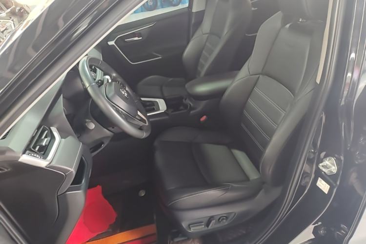 Used Toyota Wildlander 2022 2.0L CVT Two-Wheel Drive Luxury PLUS Edition Left Front Seat