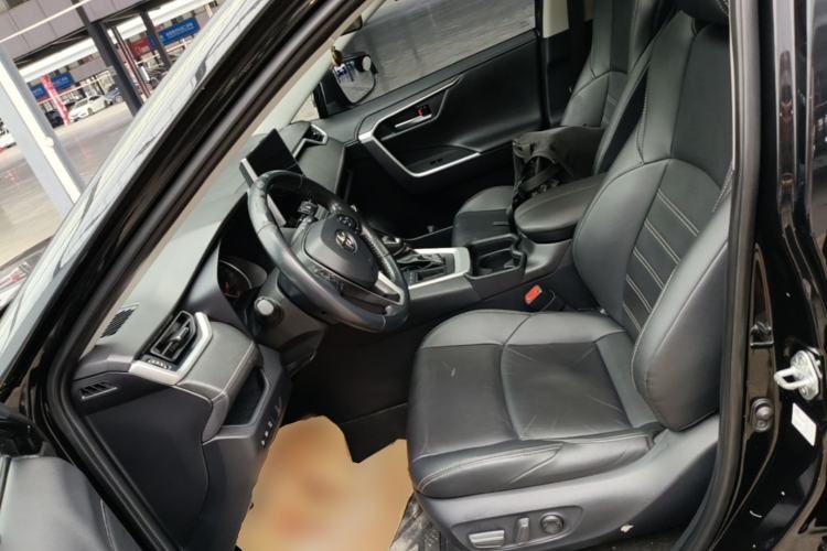 Used Toyota Wildlander 2022 2.0L CVT Two-Wheel Drive Luxury PLUS Edition Left Front Seat