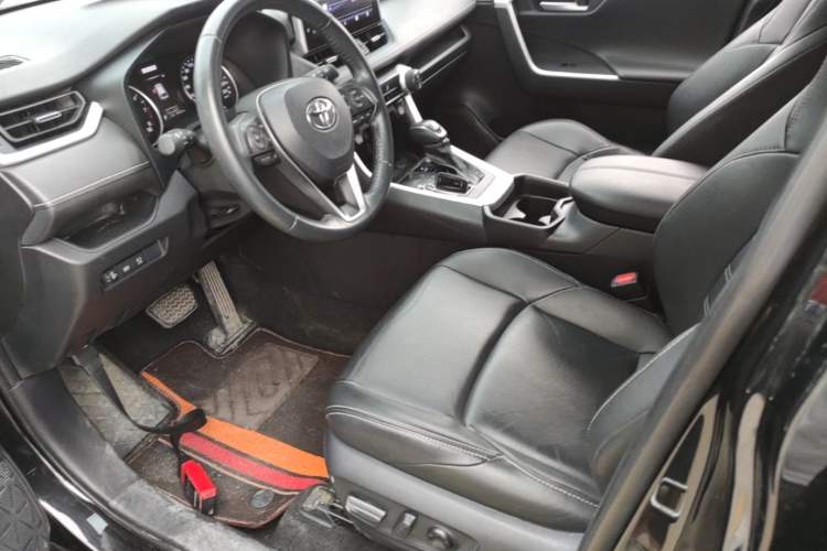Used Toyota Wildlander 2022 2.0L CVT Two-Wheel Drive Luxury PLUS Edition Left Front Seat