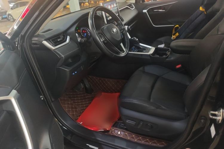 Used Toyota Wildlander 2022 Dual-Engine 2.5L E-CVT Two-Wheel Drive Luxury Edition Left Front Seat