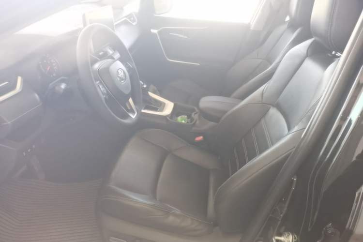 Used Toyota Wildlander 2022 2.0L CVT Two-Wheel Drive Luxury PLUS Edition Left Front Seat