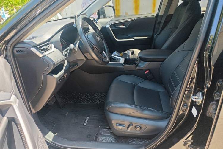 Used Toyota Wildlander 2022 2.0L CVT Two-Wheel Drive Luxury PLUS Edition Left Front Seat