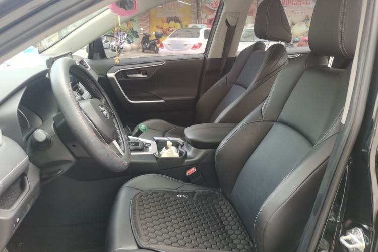 Used Toyota Wildlander 2022 2.0L CVT Two-Wheel Drive Urban Edition Left Front Seat