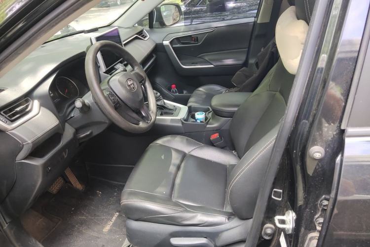 Used Toyota Wildlander 2022 2.0L CVT Two-Wheel Drive Leading Edition Left Front Seat