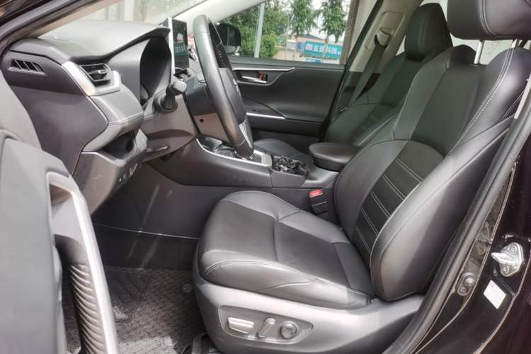 Used Toyota Wildlander 2022 2.0L CVT Two-Wheel Drive Luxury PLUS Edition Left Front Seat