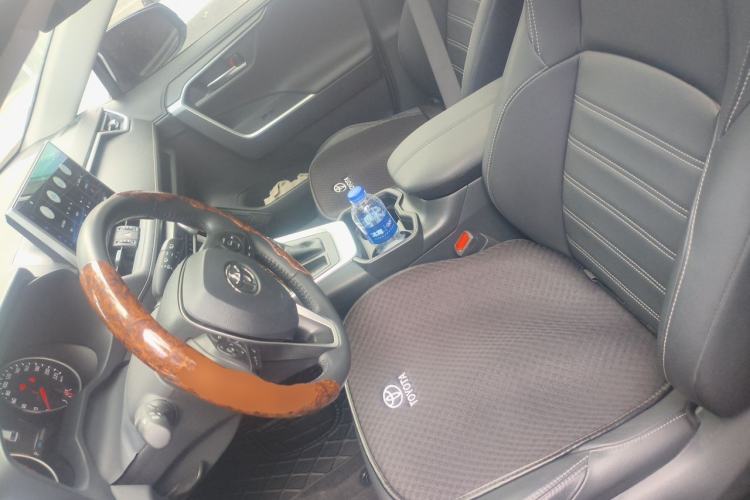 Used Toyota Wildlander 2022 2.0L CVT Two-Wheel Drive Luxury Edition Left Front Seat
