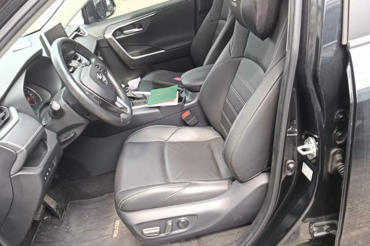 Used Toyota Wildlander 2022 2.0L CVT Two-Wheel Drive Luxury PLUS Edition Left Front Seat
