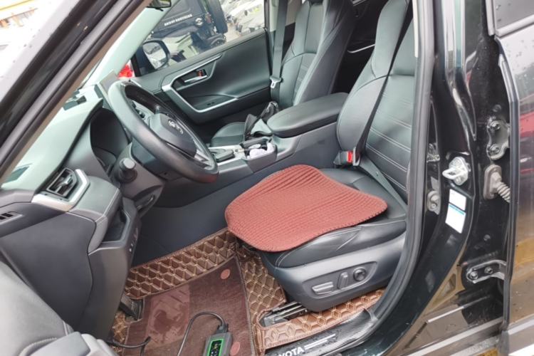 Used Toyota Wildlander 2022 2.0L CVT 4x4 Luxury PLUS Edition Left Front Seat