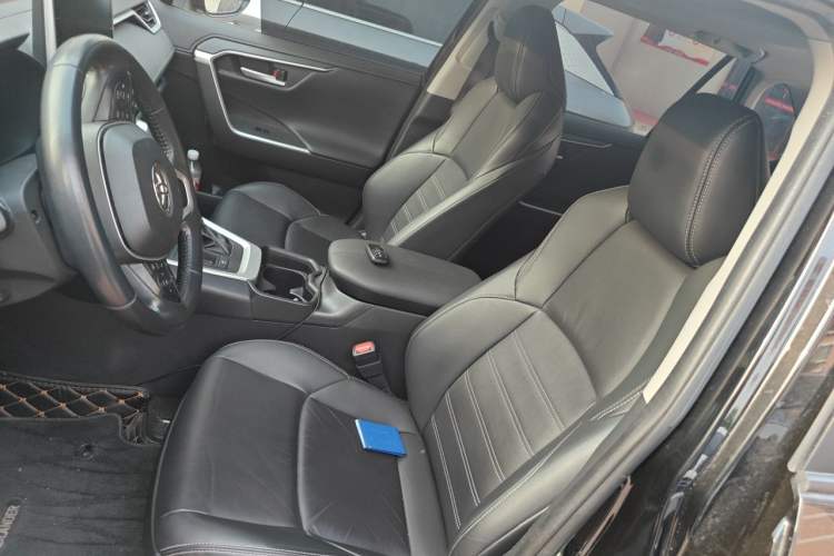 Used Toyota Wildlander 2022 Dual-Engine 2.5L E-CVT Two-Wheel Drive Luxury PLUS Edition Left Front Seat