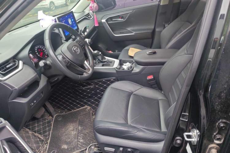 Used Toyota Wildlander 2022 2.0L CVT Two-Wheel Drive Luxury Edition Left Front Seat