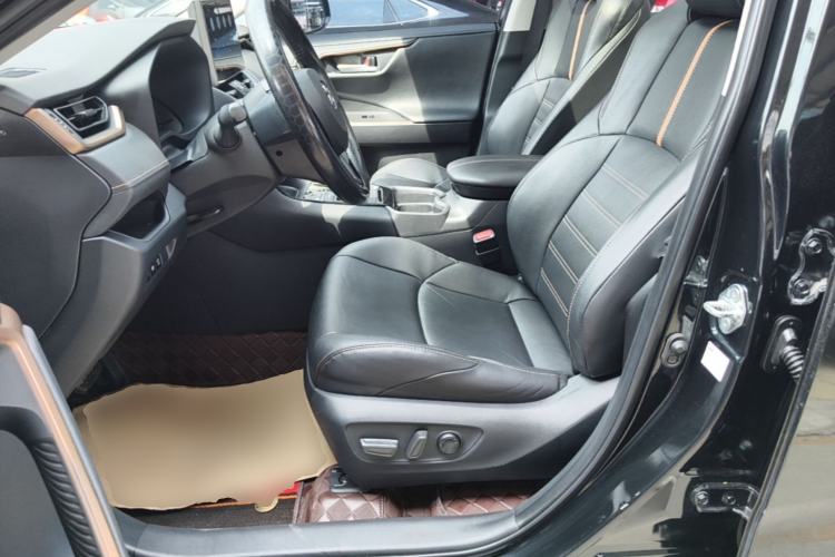Used Toyota Wildlander 2022 2.0L CVT Two-Wheel Drive Knight Edition Left Front Seat