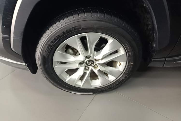 Used Toyota Wildlander 2022 Updated Version 2.0L CVT Two-Wheel Drive Leading Edition Left Front Wheel Hub