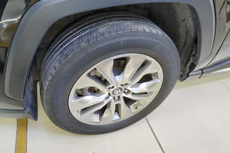 Used Toyota Wildlander 2022 2.0L CVT Two-Wheel Drive Luxury PLUS Edition Left Front Wheel Hub