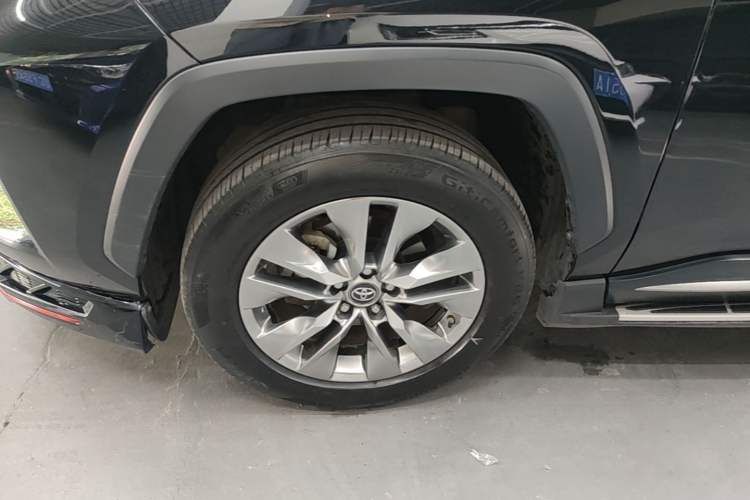 Used Toyota Wildlander 2022 2.0L CVT Two-Wheel Drive Luxury Edition Left Front Wheel Hub