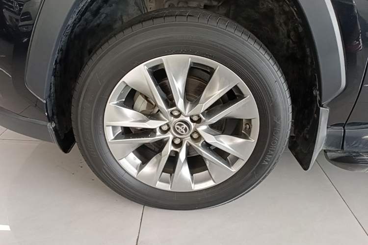 Used Toyota Wildlander 2022 2.0L CVT Two-Wheel Drive Luxury PLUS Edition Left Front Wheel Hub
