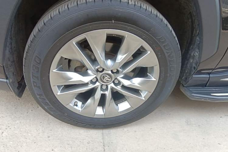 Used Toyota Wildlander 2022 2.0L CVT Two-Wheel Drive Luxury Edition Left Front Wheel Hub