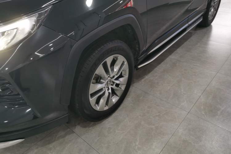 Used Toyota Wildlander 2022 2.0L CVT Two-Wheel Drive Luxury Edition Left Front Wheel Hub