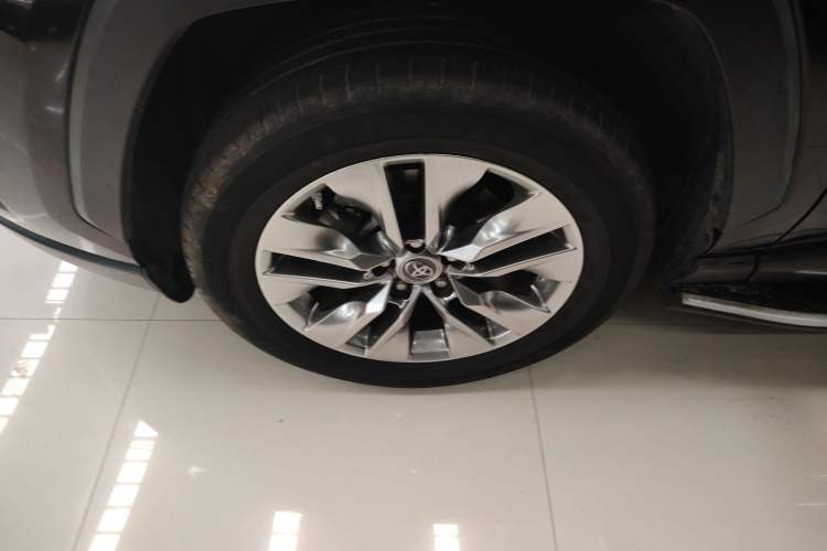 Used Toyota Wildlander 2022 2.0L CVT Two-Wheel Drive Luxury PLUS Edition Left Front Wheel Hub