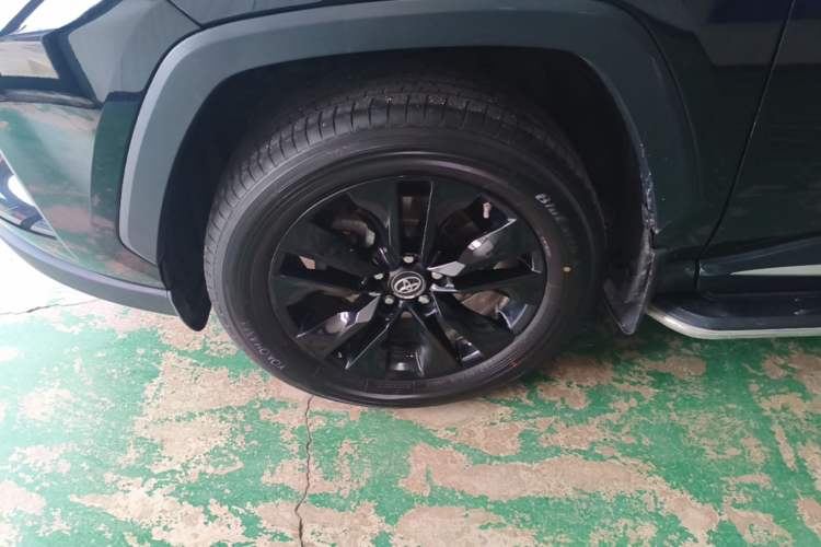 Used Toyota Wildlander 2022 2.0L CVT Two-Wheel Drive Urban Edition Left Front Wheel Hub