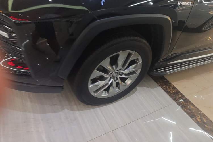 Used Toyota Wildlander 2022 Dual-Engine 2.5L E-CVT Two-Wheel Drive Luxury Edition Left Front Wheel Hub