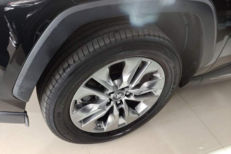 Used Toyota Wildlander 2022 2.0L CVT Two-Wheel Drive Luxury PLUS Edition Left Front Wheel Hub