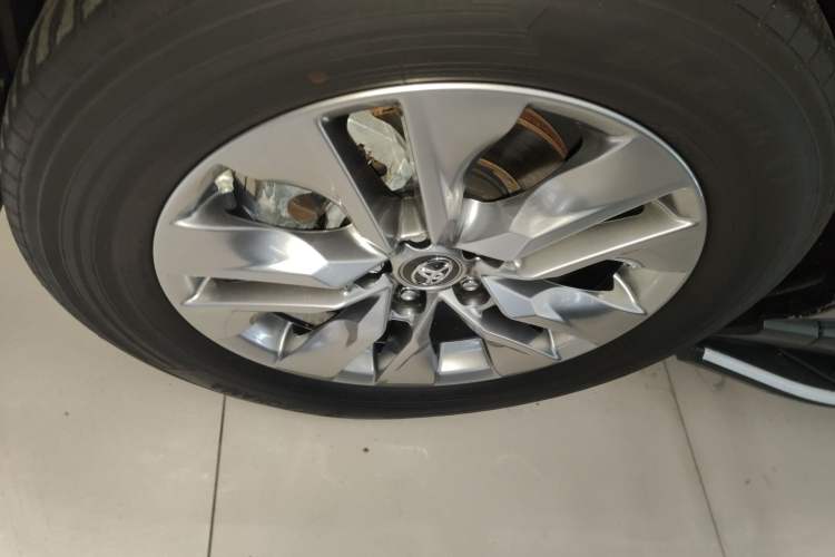 Used Toyota Wildlander 2022 2.0L CVT Two-Wheel Drive Luxury PLUS Edition Left Front Wheel Hub