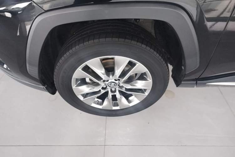 Used Toyota Wildlander 2022 2.0L CVT Two-Wheel Drive Luxury Edition Left Front Wheel Hub
