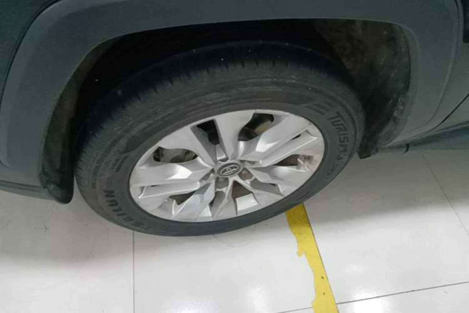 Used Toyota Wildlander 2022 Updated Version 2.0L CVT Two-Wheel Drive Leading Edition Left Front Wheel Hub