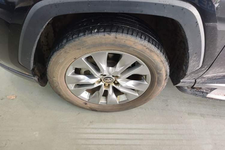 Used Toyota Wildlander 2022 2.0L CVT Two-Wheel Drive Luxury Edition Left Front Wheel Hub