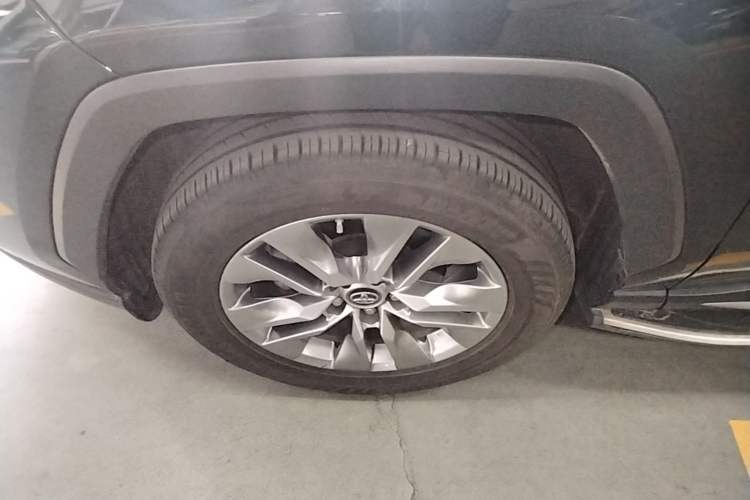 Used Toyota Wildlander 2022 2.0L CVT Two-Wheel Drive Luxury PLUS Edition Left Front Wheel Hub