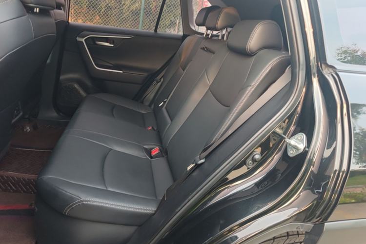 Used Toyota Wildlander 2022 Dual-Engine 2.5L E-CVT Two-Wheel Drive Urban Edition Left Rear Seat