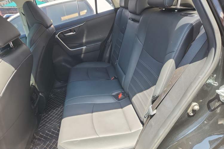 Used Toyota Wildlander 2022 2.0L CVT Two-Wheel Drive Luxury PLUS Edition Left Rear Seat