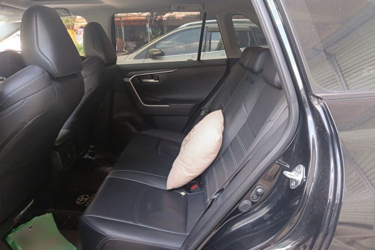 Used Toyota Wildlander 2022 2.0L CVT Two-Wheel Drive Luxury PLUS Edition Left Rear Seat