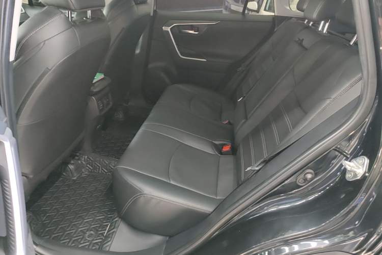 Used Toyota Wildlander 2022 2.0L CVT Two-Wheel Drive Luxury Edition Left Rear Seat